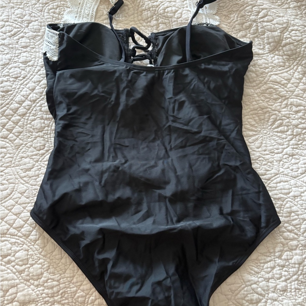 Cupshe Black Swimsuit with White Accents, M, NWT - Picture 3 of 6